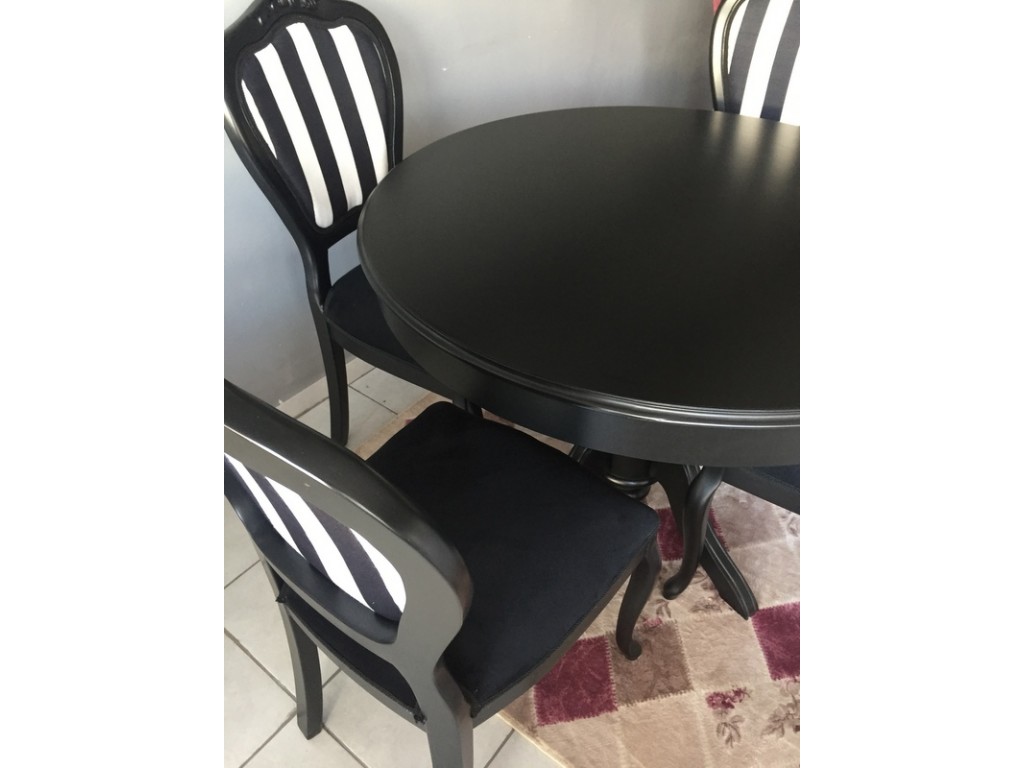 Bambi Ahşap Yuvarlak Siyah Beyaz  Boyalı Açılır Yemek Masası